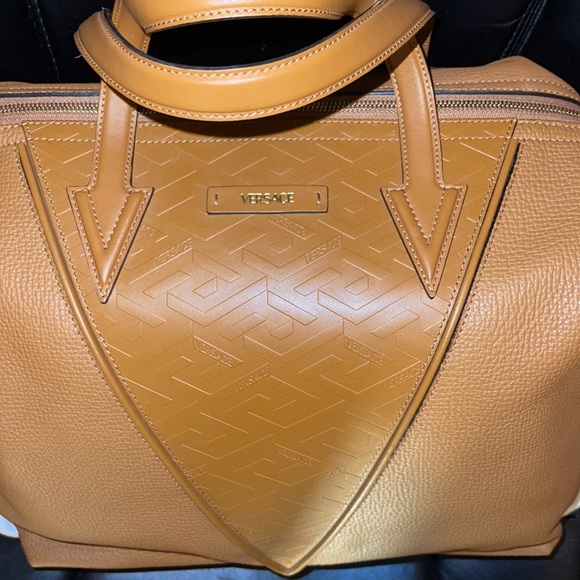 Versace Greca Embossed leather tote bag - Picture 8 of 16